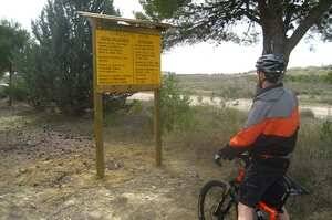 cartel circuito vita gimnasio al aire libre en madera de pino