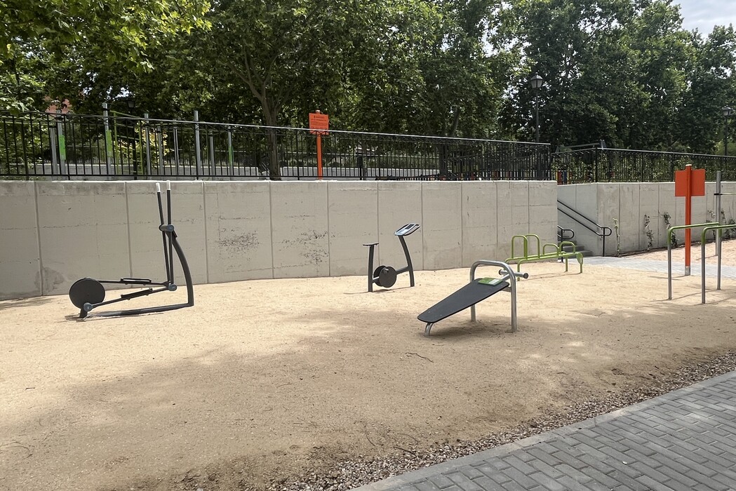 01 gimnasio en la calle certificado parques publicos