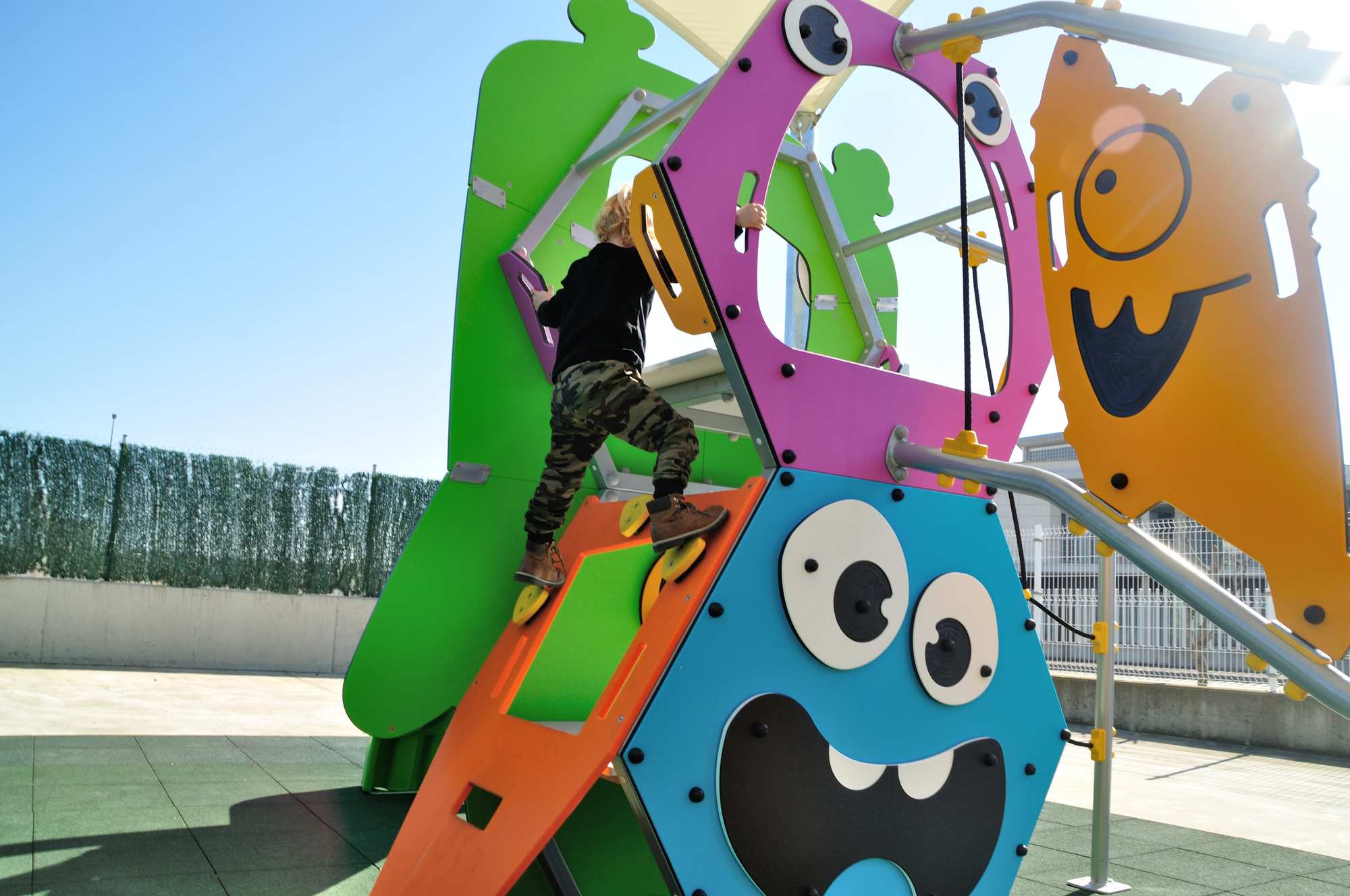 nino rampa infantil monster polietileno en1176