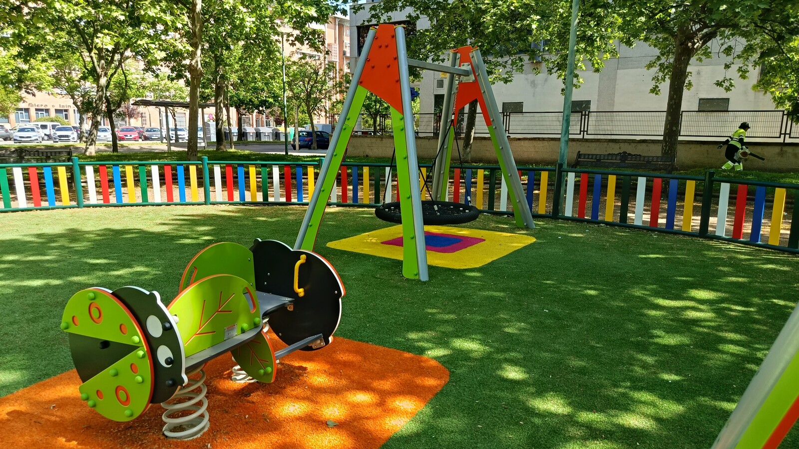 suelo parque cesped