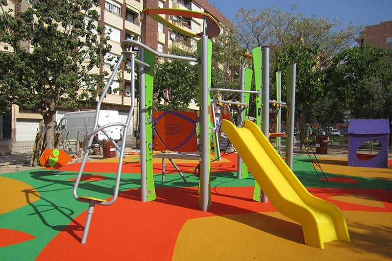 parque tribox con suelo amortiguador