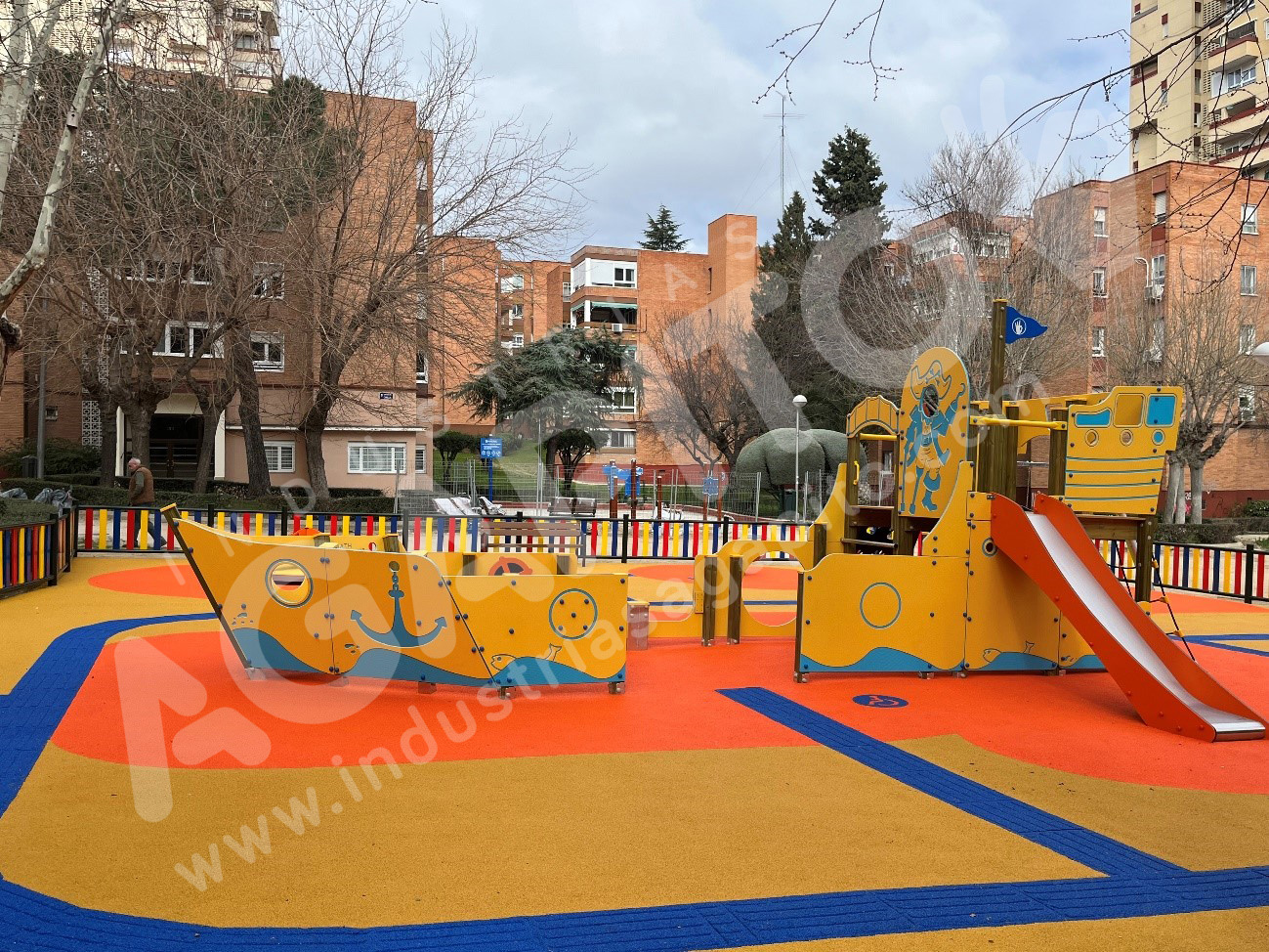 Parques infantiles seguros y accesibles