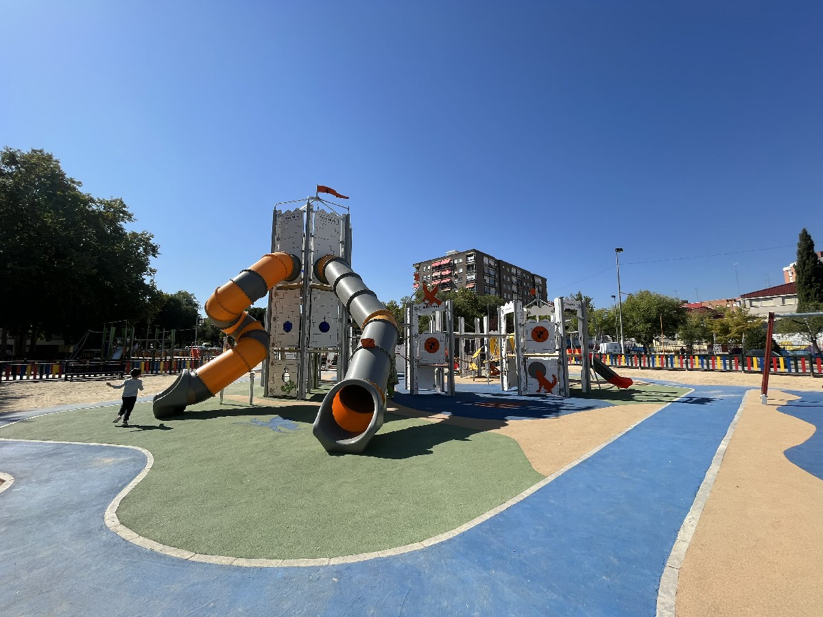 multijuego gigante fortaleza tobogane gruta