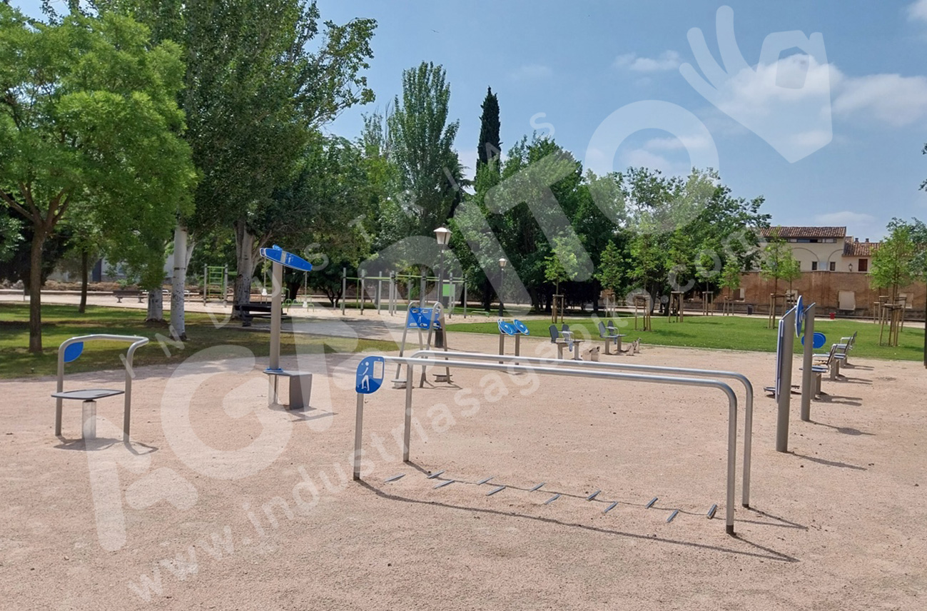 parque mayores cartuja area en 16630
