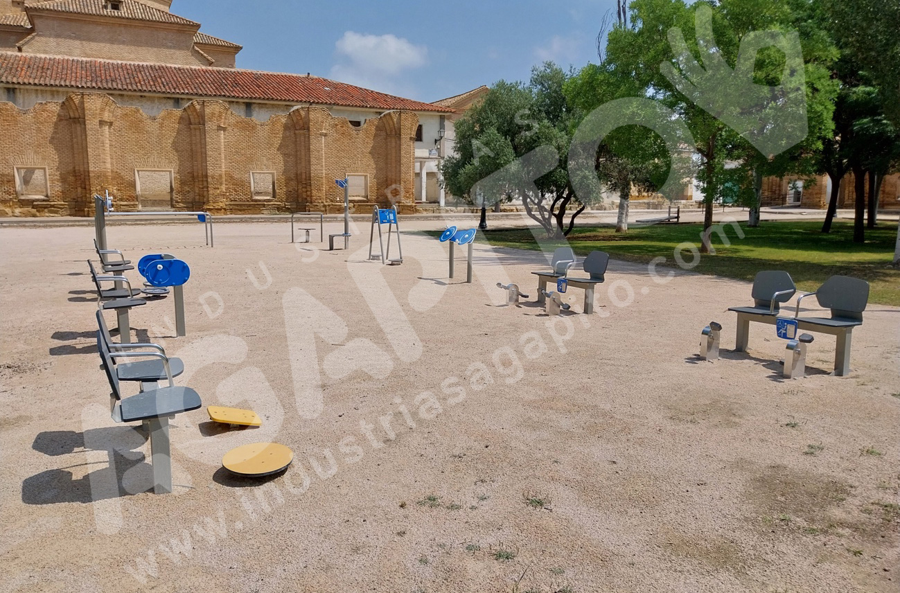 parque mayores cartuja area en 16630