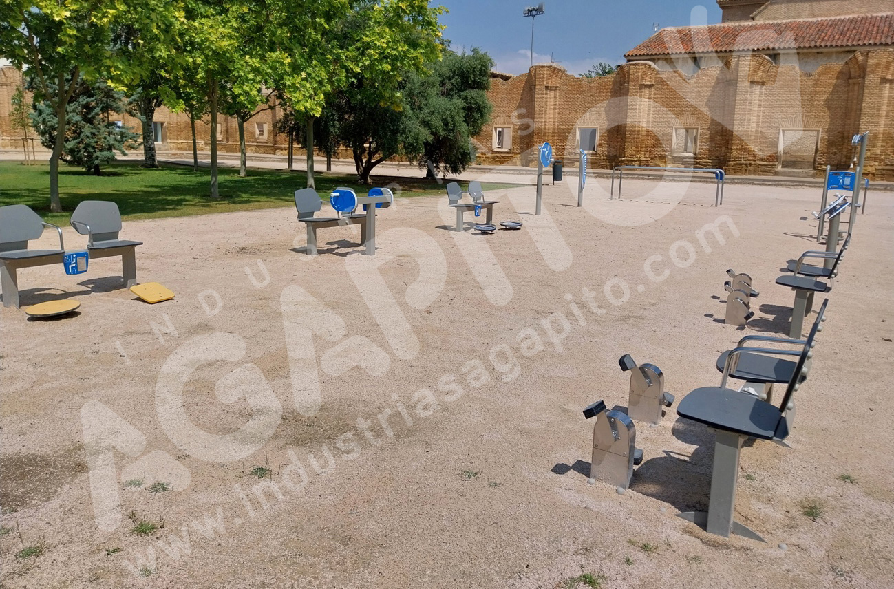 parque mayores cartuja area en 16630