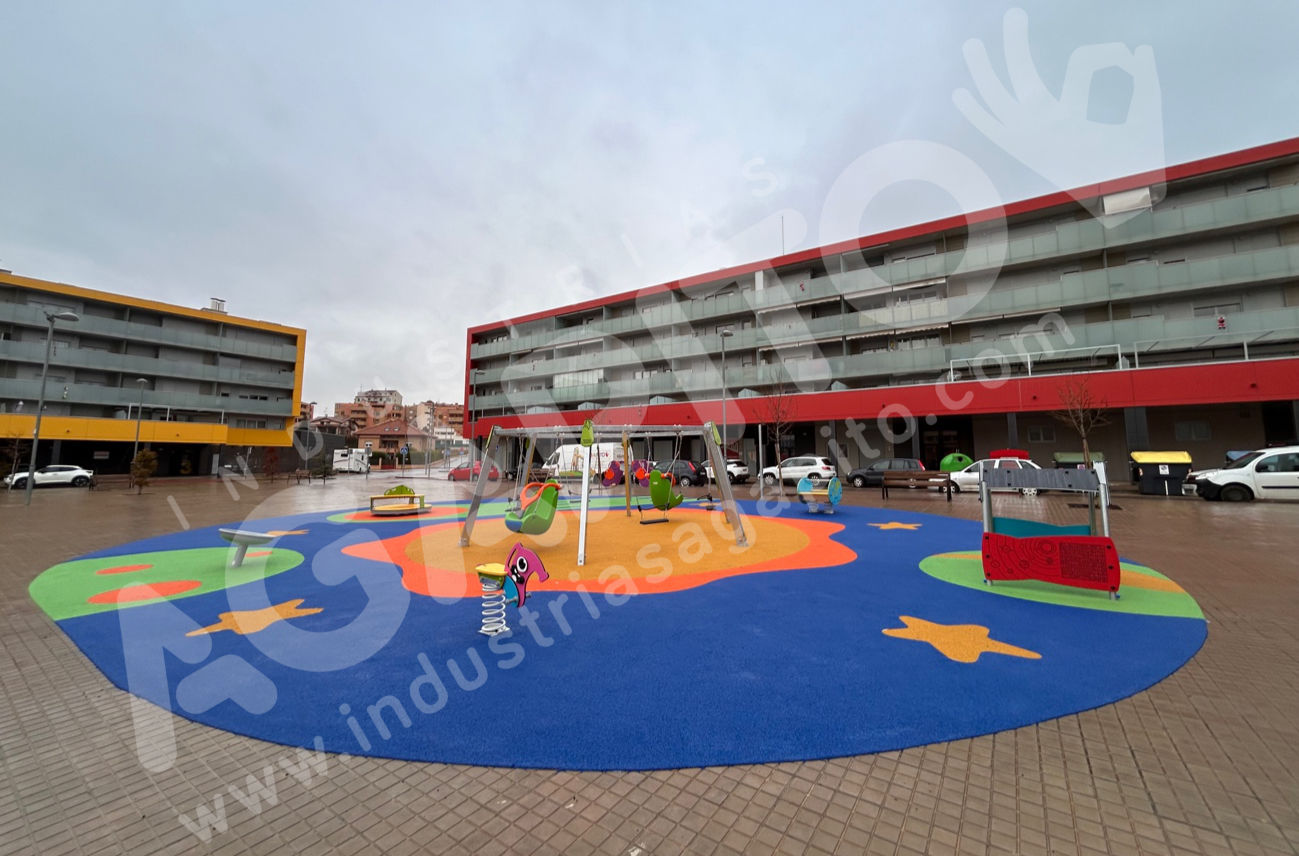 plaza cultura teruel inclusiva sillas ruedas parque infantil