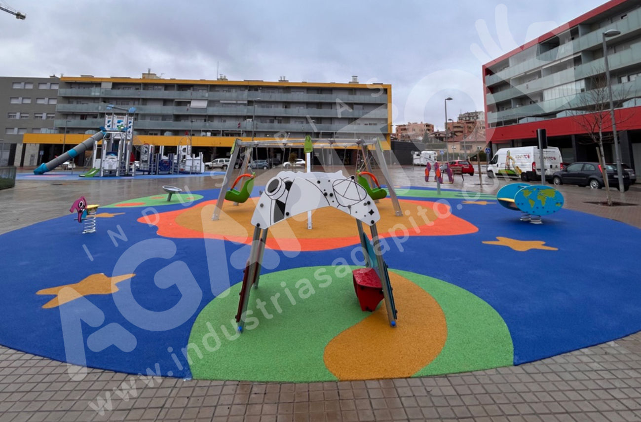 plaza cultura teruel inclusiva sillas ruedas parque infantil