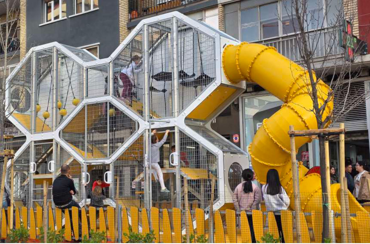laberinto ventical zaragoza tunel varillas tobogan gruta