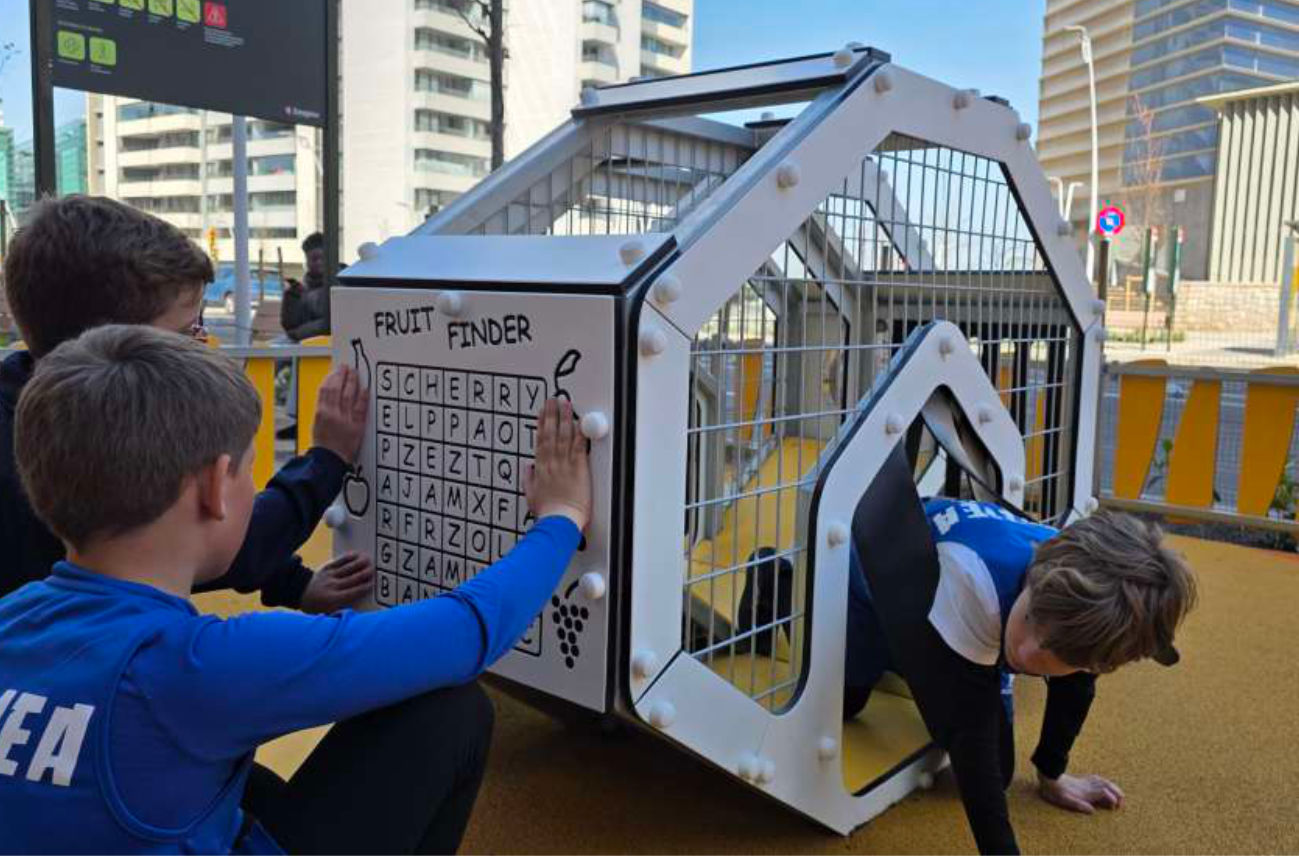 laberinto ventical zaragoza tunel varillas tobogan gruta