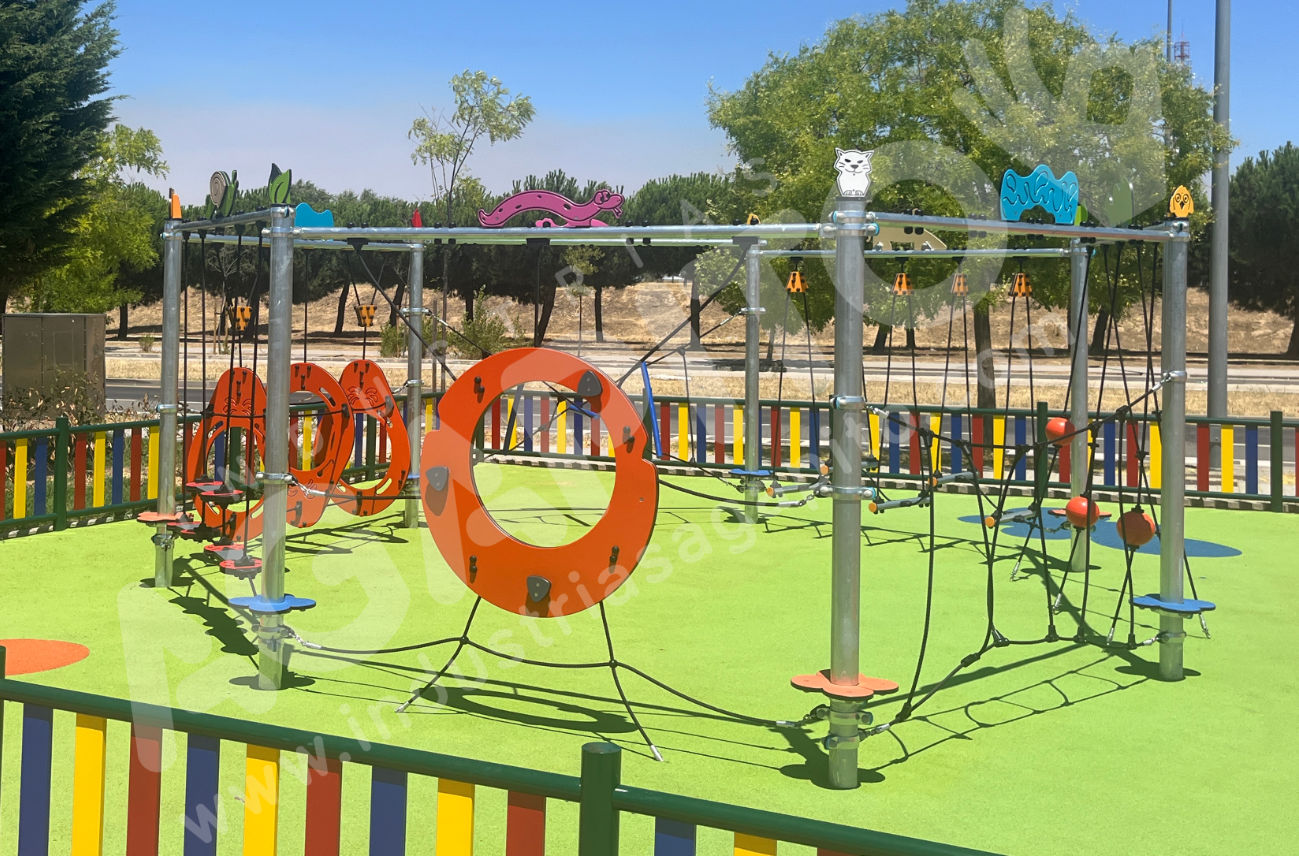 parque infantil laberinto cuerdas alcorcon