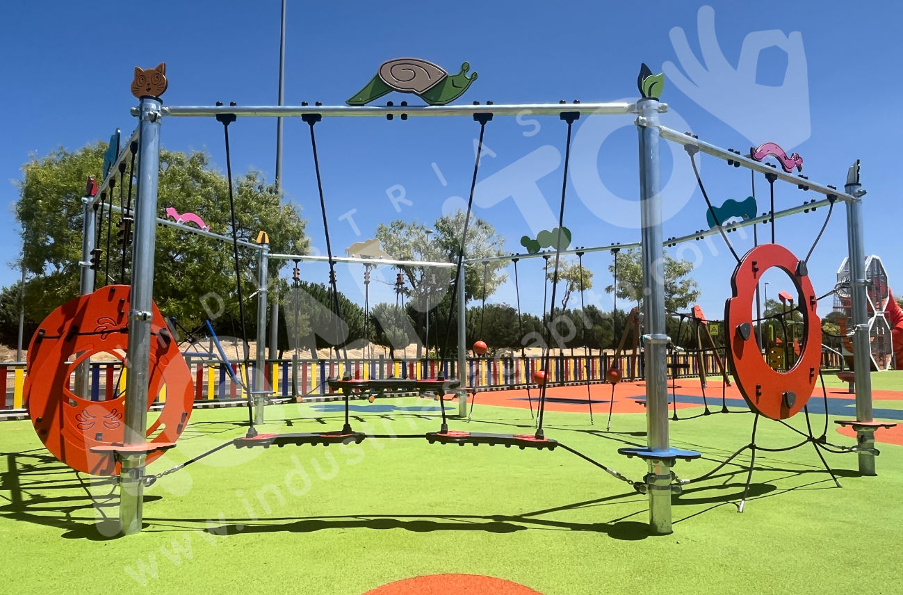 parque infantil laberinto cuerdas alcorcon