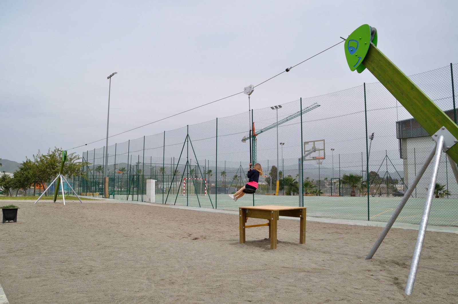 tirolina cable acero parques infantiles