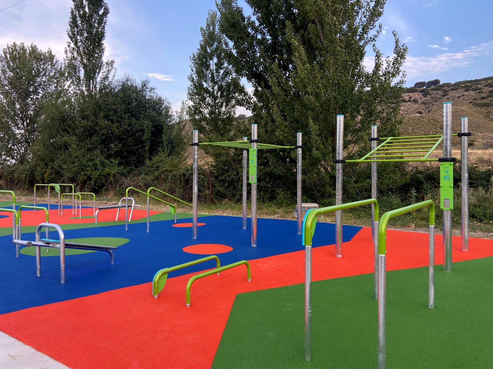 Parque calistenia gimnasio calle Anchuelo Madrid