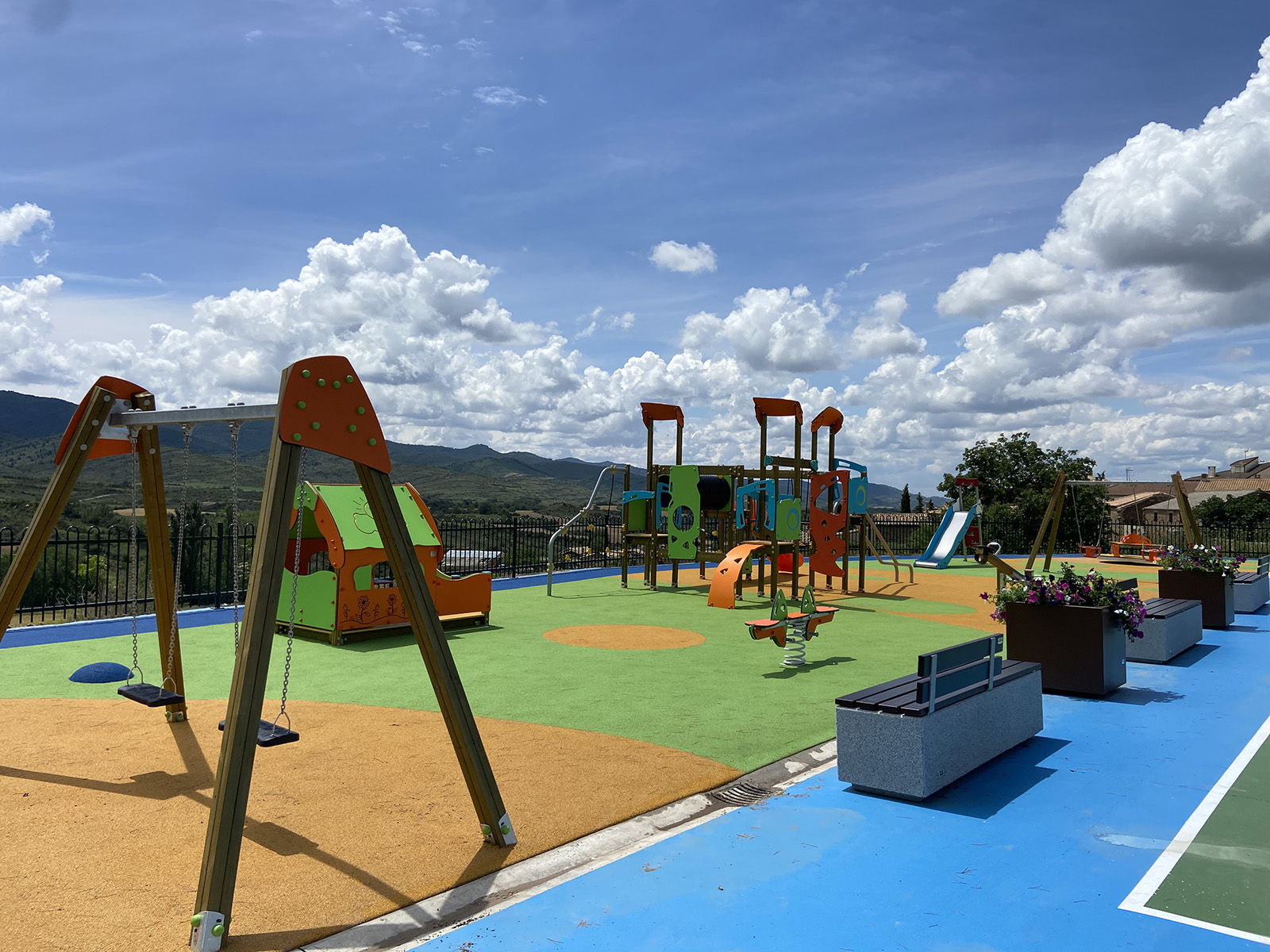 parque infantil veleta prepirineo en 1176
