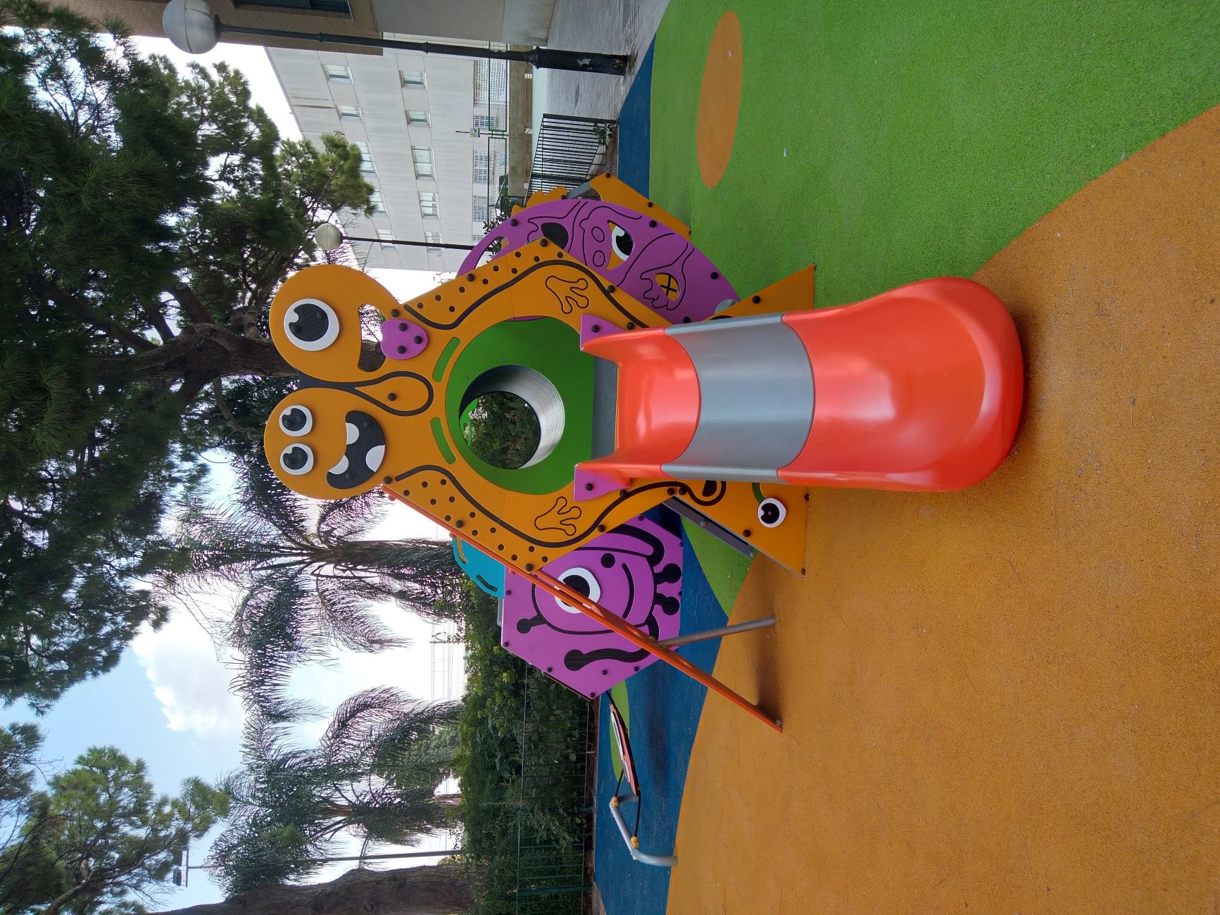 area infantil exteior spooky certificada