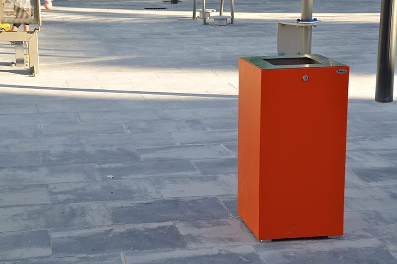 papelera urbana polietileno libre mantenimiento tapa inox
