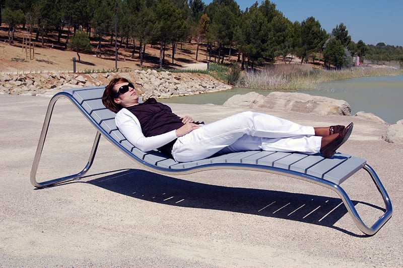 banco urbano tumbona plastico reciclado inox