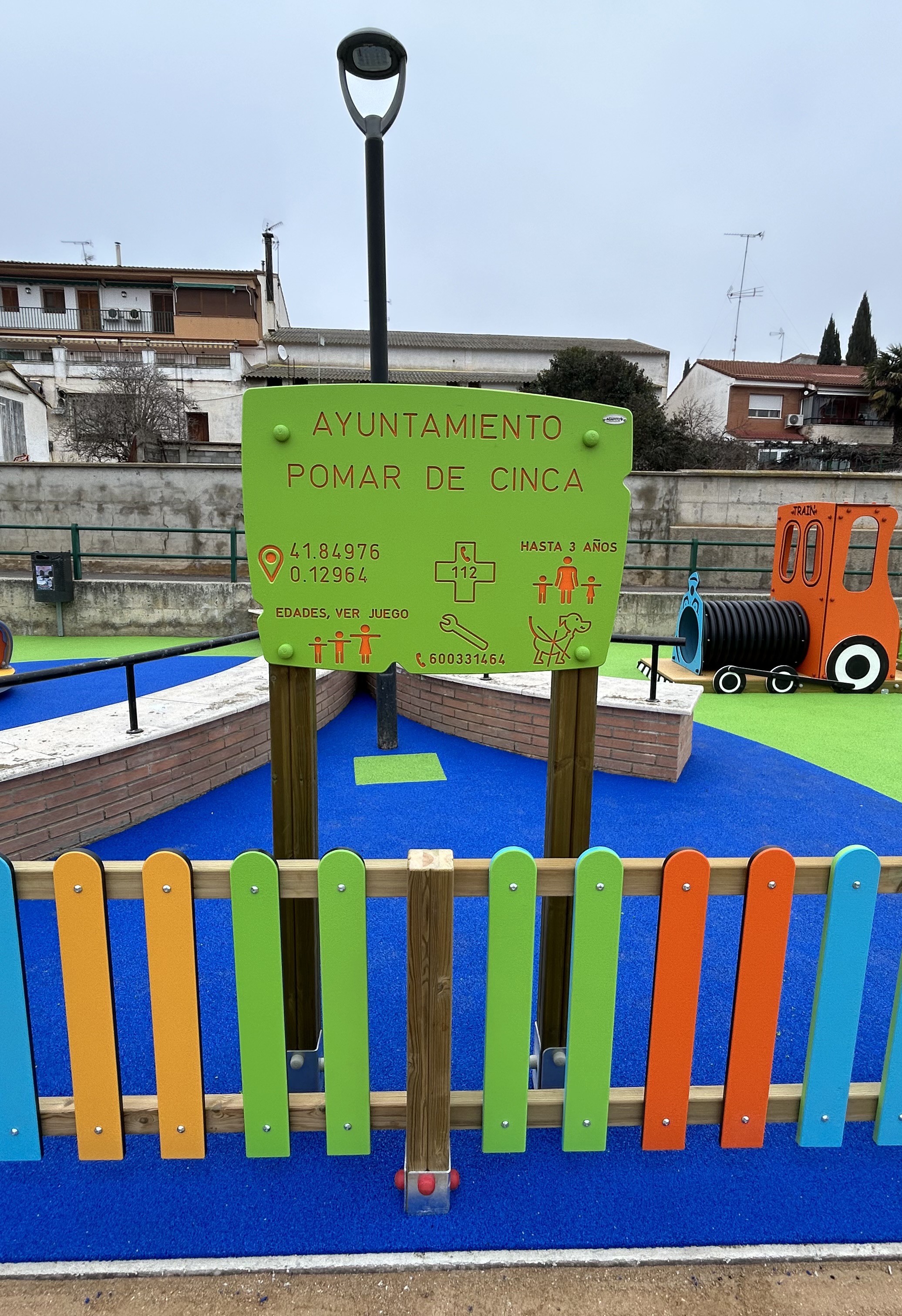 cartel parques infantiles hdpe madera