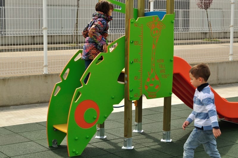 estructura juego torre panel interactivo tobogan