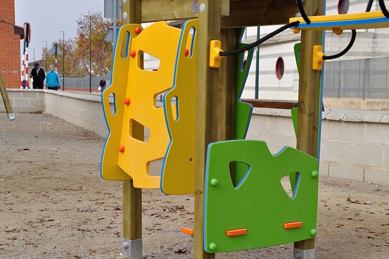 estructura torres puente tobogan suelo tierra