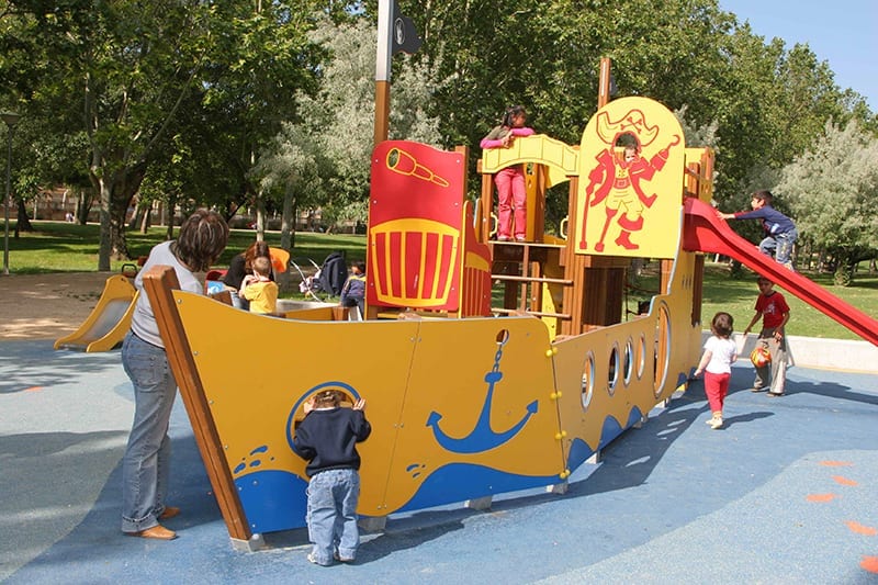 barco pirata certificado en1176 parque publico exterior