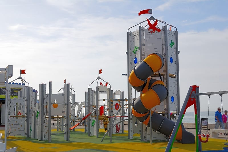 r4264p multijuego gigante en acero galvanizado y polietileno grabado