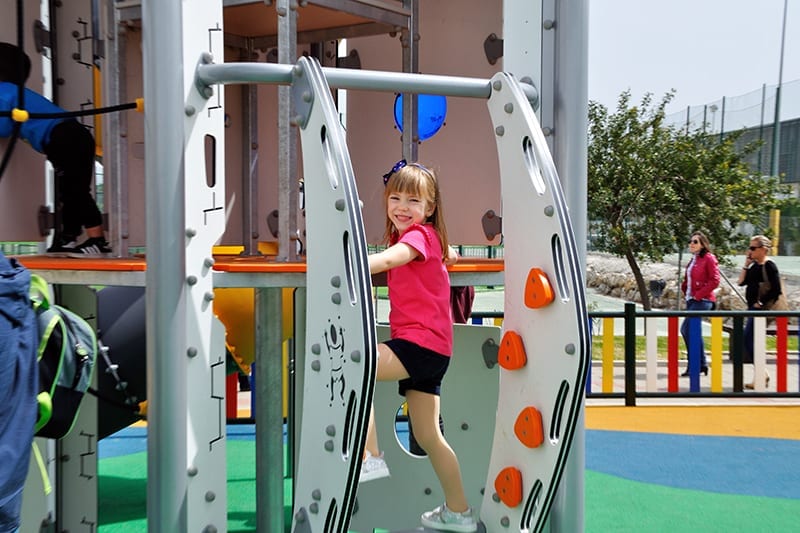 06 multijuego el forti n con tobogan gruta con giro 180 para parques publicos