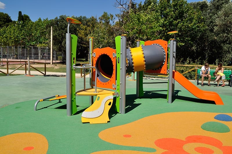 estructura infantil postes redondos para parques suelo seguridad