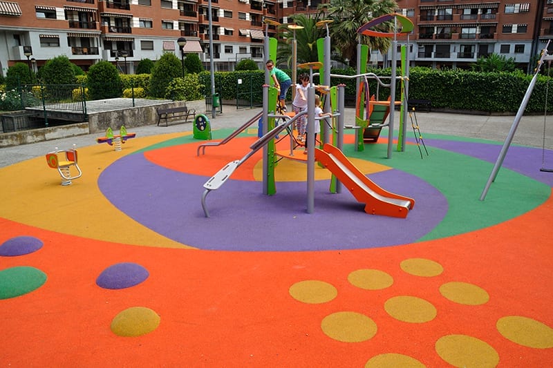 multiestructura de juego parque infantil acceso libre