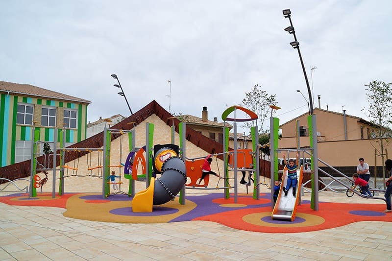 gran estructura de juego infantil para parques publicos