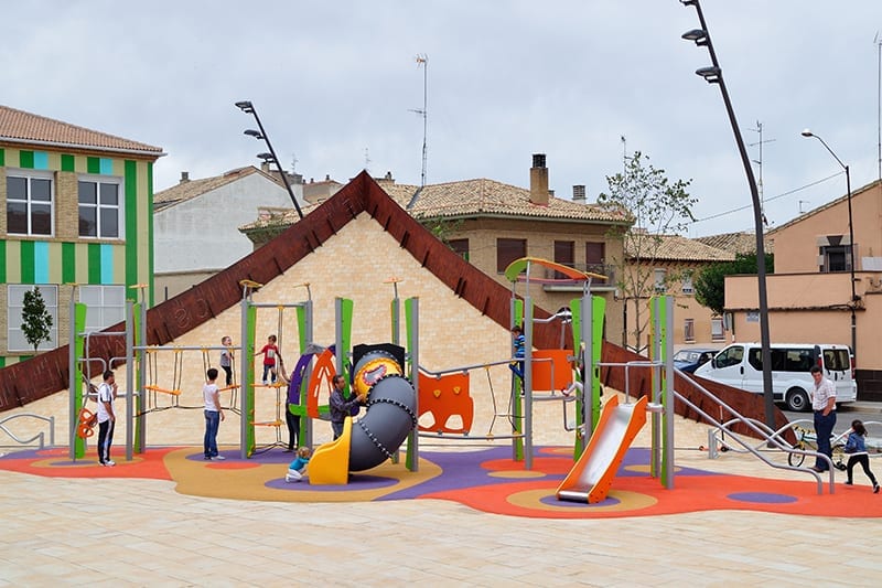 gran estructura de juego infantil para parques publicos