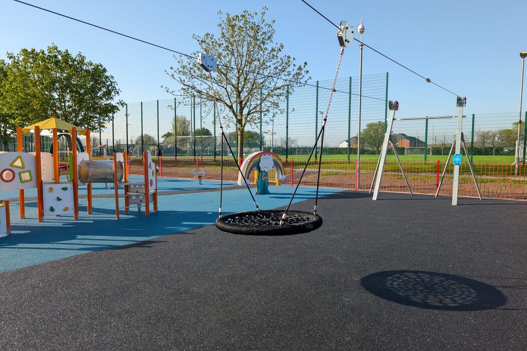 tirolina integracion metalica parque infantil certificada en1176