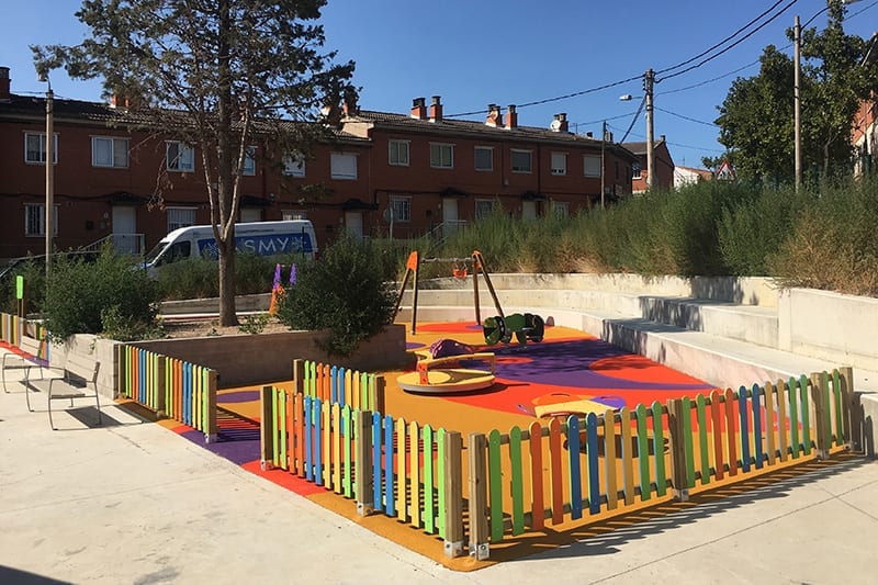 r4502 girador con asientos certificado en 1176 para parques publicos