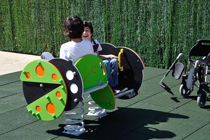 muelle doble adaptado para ninos con minusvali a
