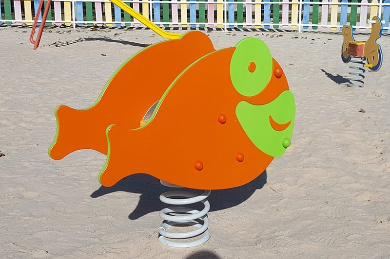 03 juego muelle balance singular pez suelo arena