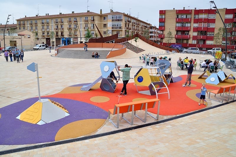 estructura multijuego tres torres toboganes puentes