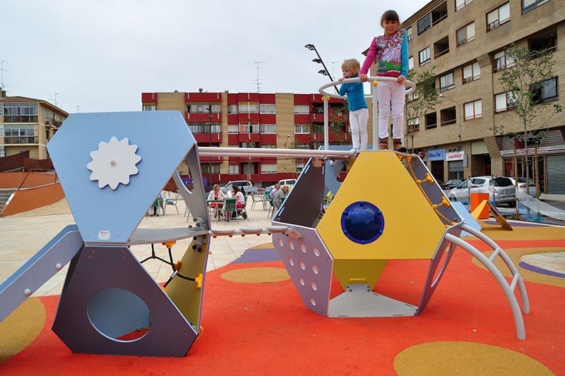 estructura multijuego tres torres toboganes puentes