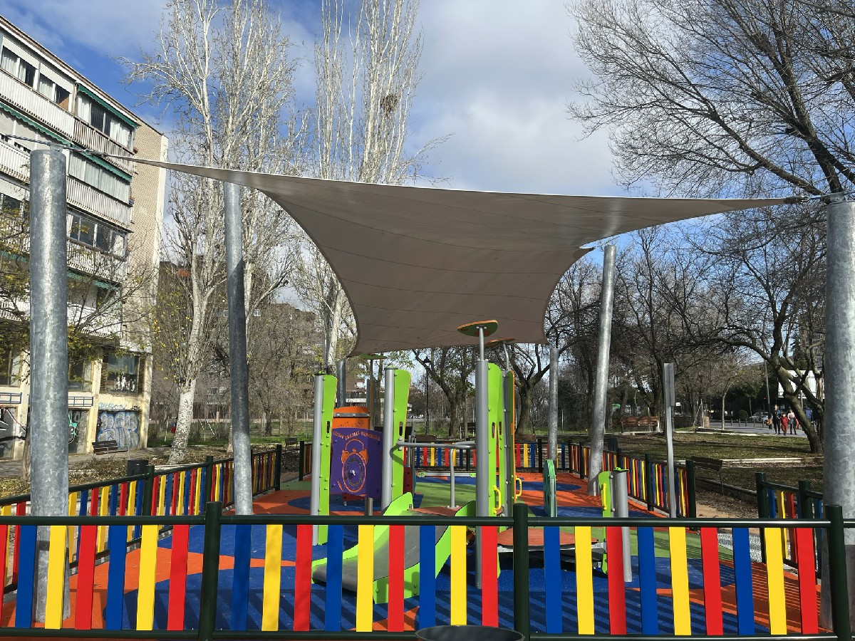 cubierta textil tensada para espacios publicos