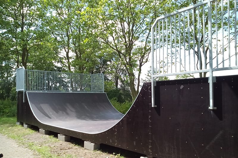 estructura half pipe deporte extremo