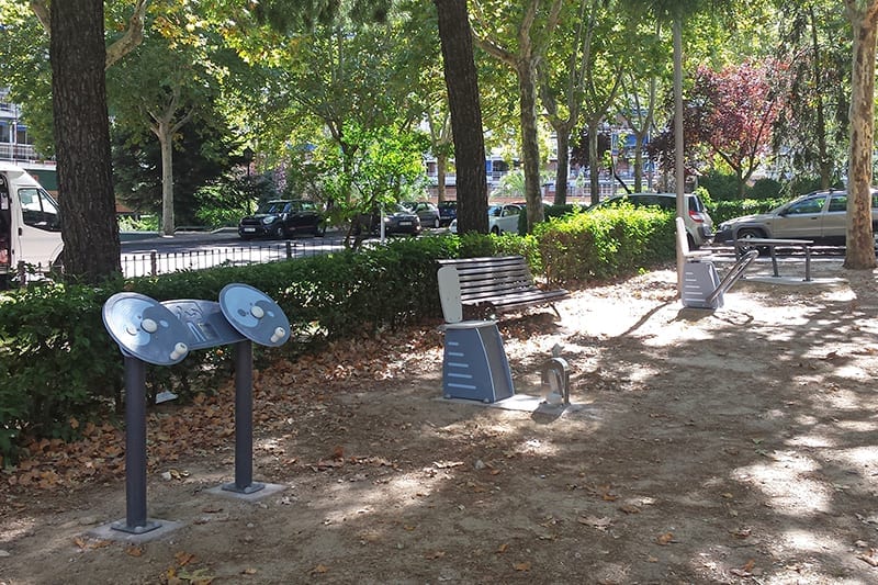 ejercicio rotacion de hombros deporte al aire libre certificado