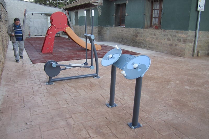 ejercicio rotacion de hombros deporte al aire libre certificado