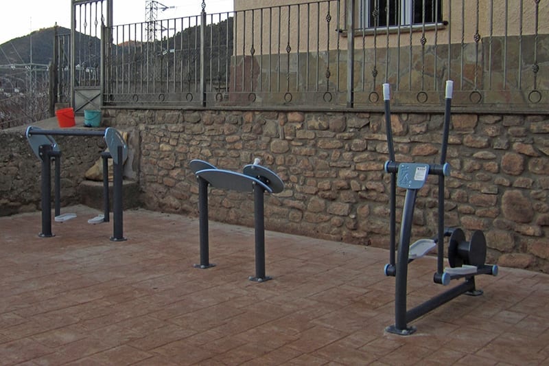 ejercicio rotacion de hombros deporte al aire libre certificado