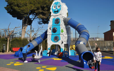 Fabricamos e instalamos la primera torre gigante El Yeti en el parque infantil de Alagón, Zaragoza