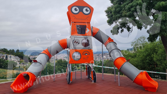 La torre multijuego “Robot” aterriza en San Cibrao das Viñas, Ourense