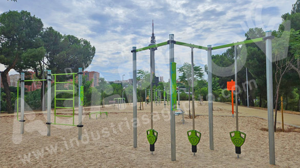 La calistenia llega al Pinar de la Elipa en Madrid