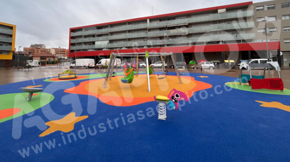 La Plaza de la Cultura de Teruel estrena parque infantil inclusivo